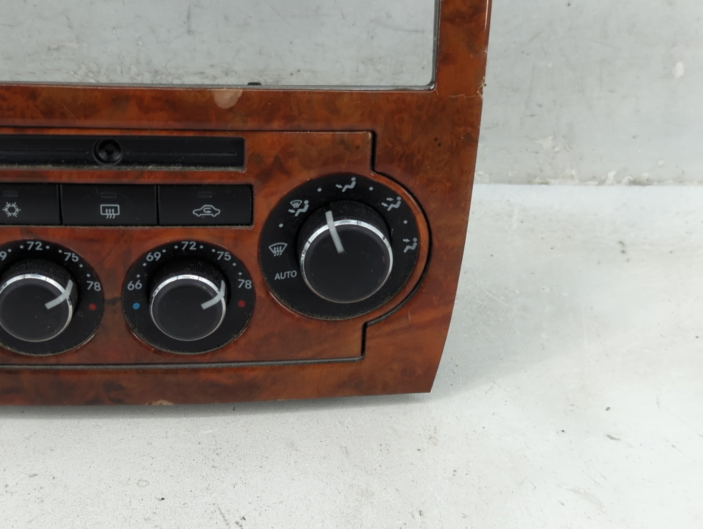 2005-2007 Chrysler 300 Climate Control Module Temperature AC/Heater Replacement P/N:P55111030AC Fits Fits 2005 2006 2007 OEM