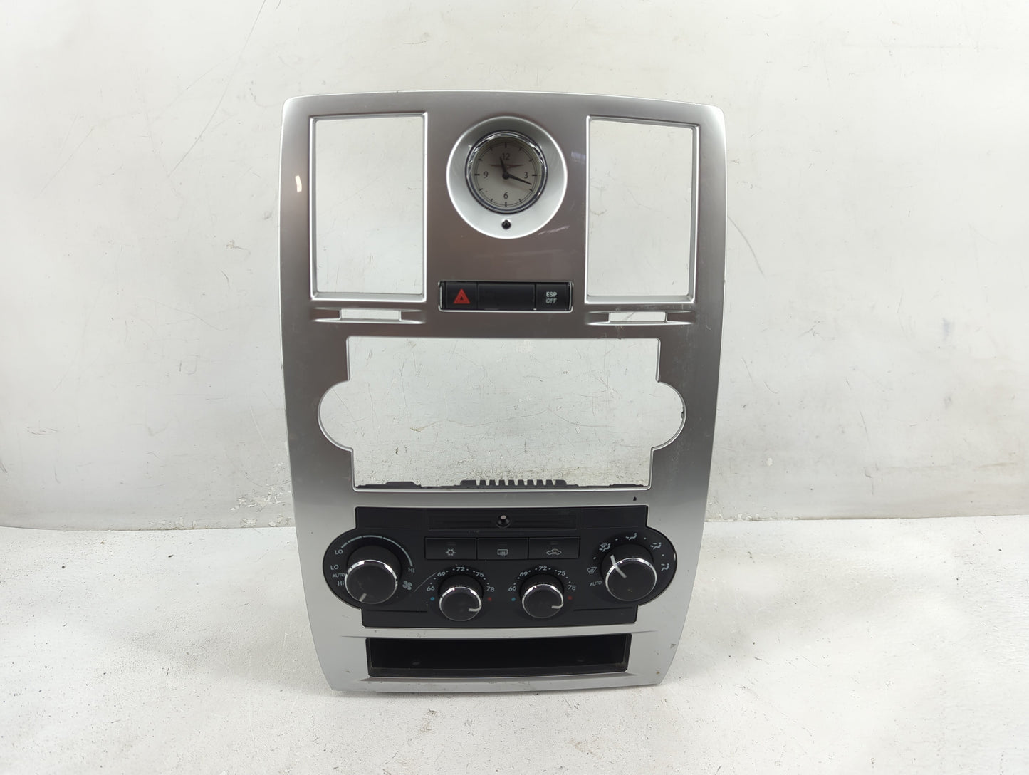 2005-2007 Chrysler 300 Climate Control Module Temperature AC/Heater Replacement P/N:P55111030AB P55111030AC Fits OEM Used Au