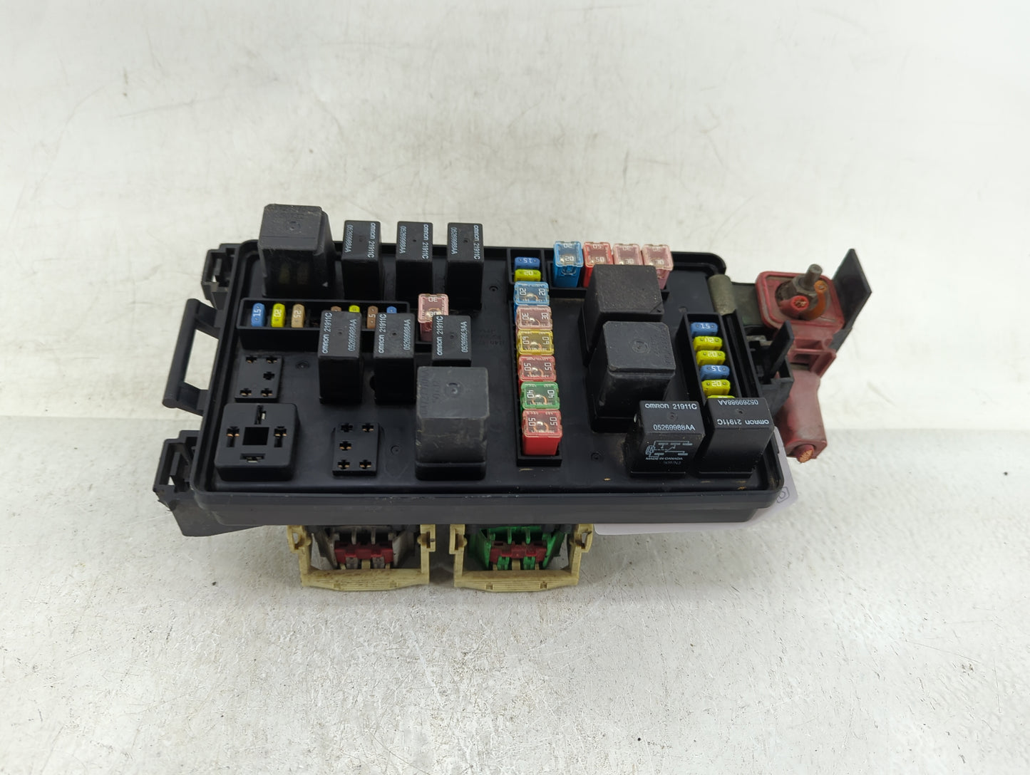 2006-2007 Chrysler 300 Fusebox Fuse Box Panel Relay Module P/N:7140-1914-30 Fits Fits 2006 2007 OEM Used Auto Parts - Oemuse