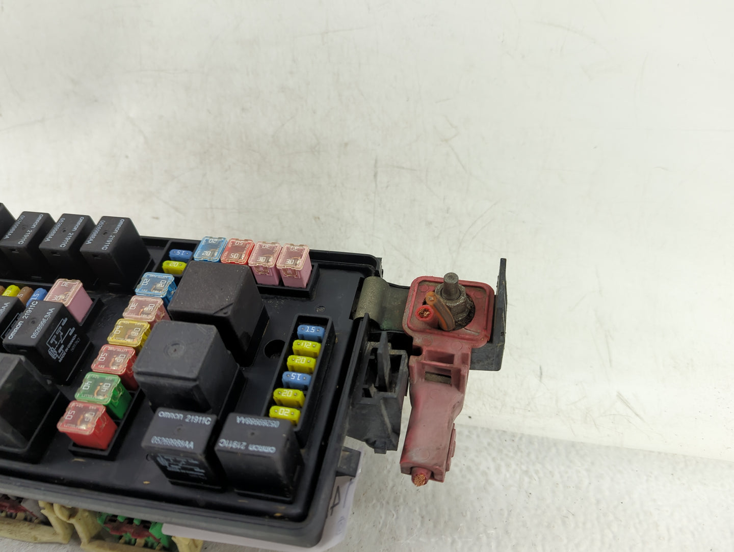2006-2007 Chrysler 300 Fusebox Fuse Box Panel Relay Module P/N:7140-1914-30 Fits Fits 2006 2007 OEM Used Auto Parts - Oemuse