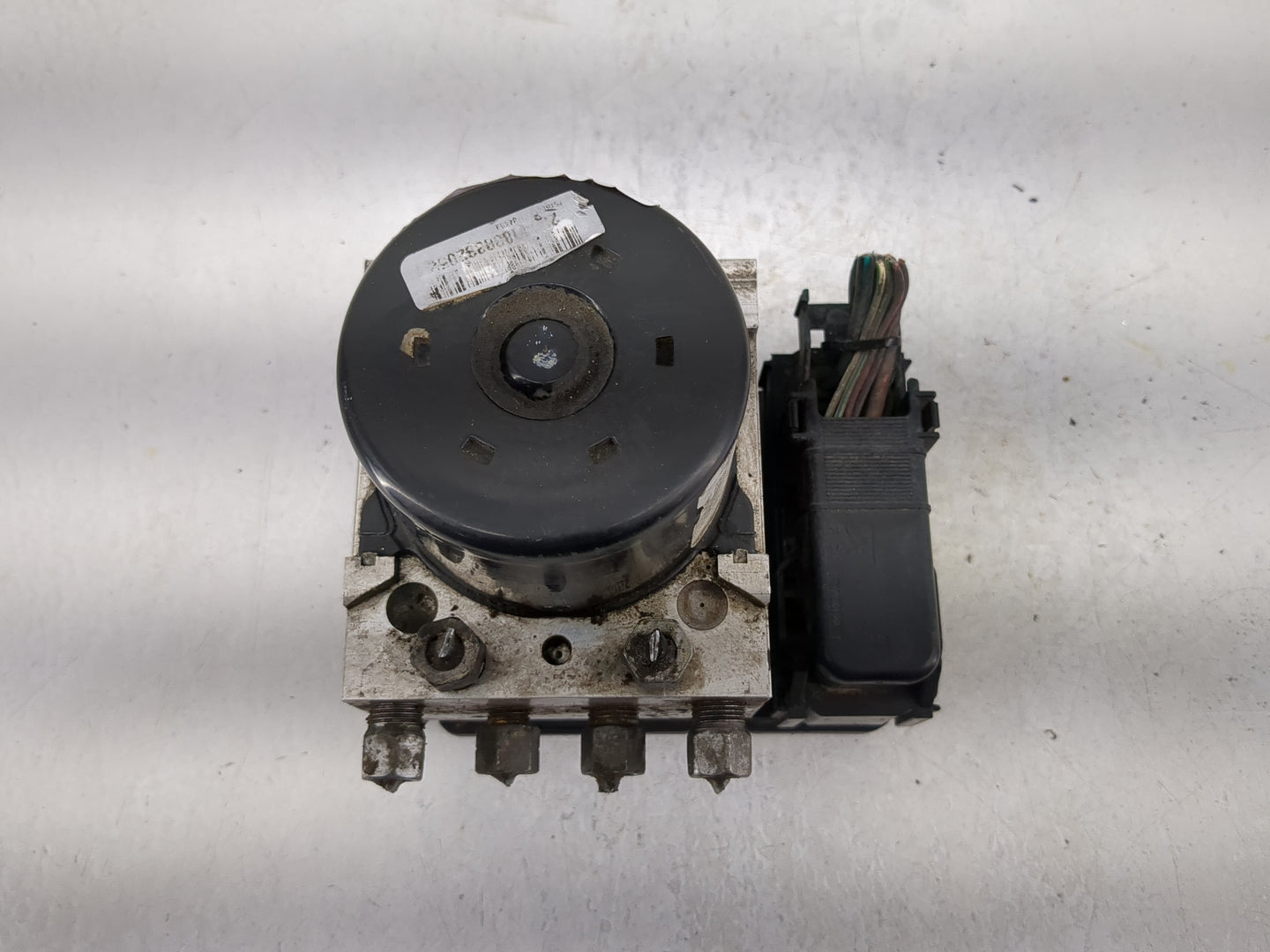 2005-2007 Chrysler 300 ABS Pump Control Module Replacement P/N:00401231C4 P0477942AE Fits Fits 2005 2006 2007 OEM Used Auto 