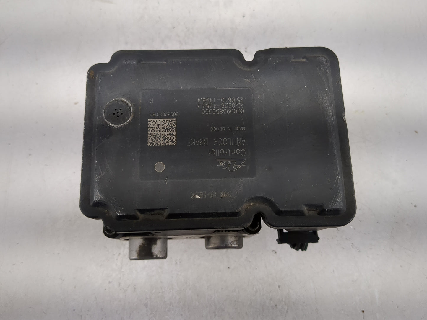 2005-2007 Chrysler 300 ABS Pump Control Module Replacement P/N:00401231C4 P0477942AE Fits Fits 2005 2006 2007 OEM Used Auto 