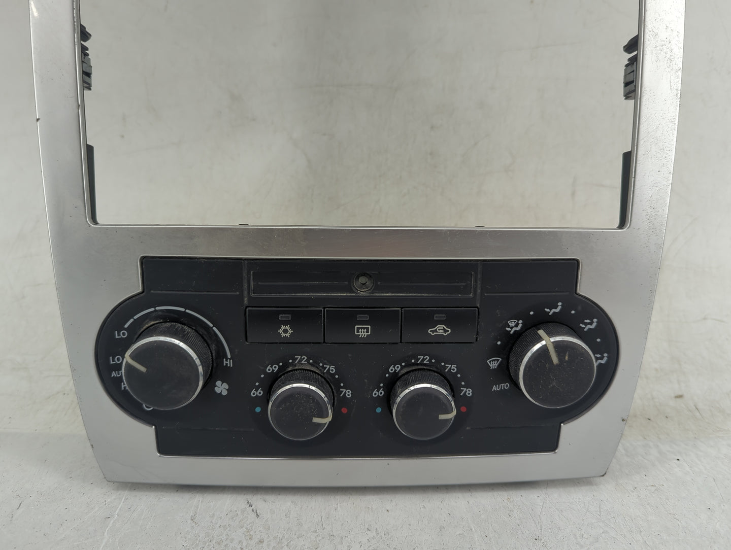 2005-2007 Chrysler 300 Climate Control Module Temperature AC/Heater Replacement P/N:7220640 502732 Fits Fits 2005 2006 2007 