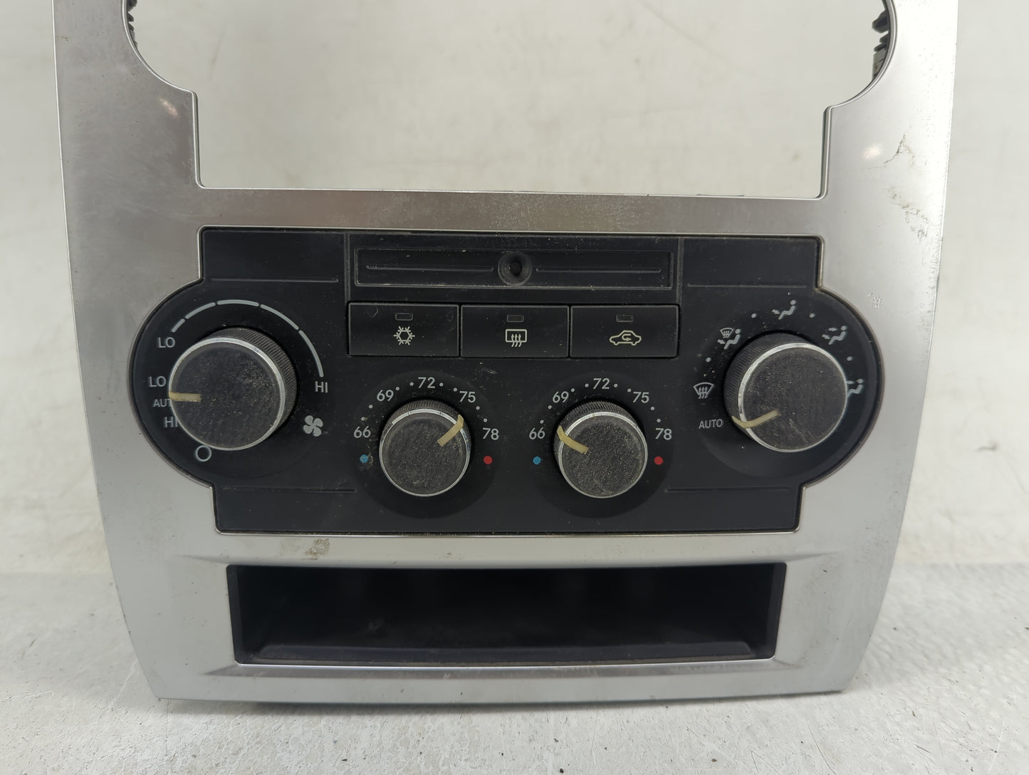 2005-2007 Chrysler 300 Climate Control Module Temperature AC/Heater Replacement P/N:P55111030AC Fits Fits 2005 2006 2007 OEM