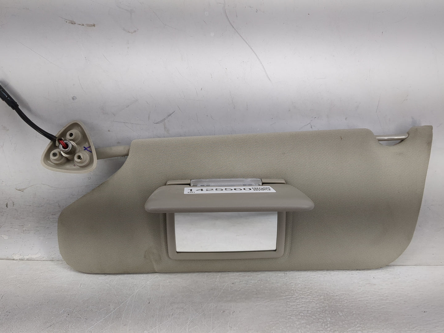 2005-2007 Chrysler 300 Sun Visor Shade Replacement Driver Left Mirror Fits Fits 2005 2006 2007 OEM Used Auto Parts - Oemused
