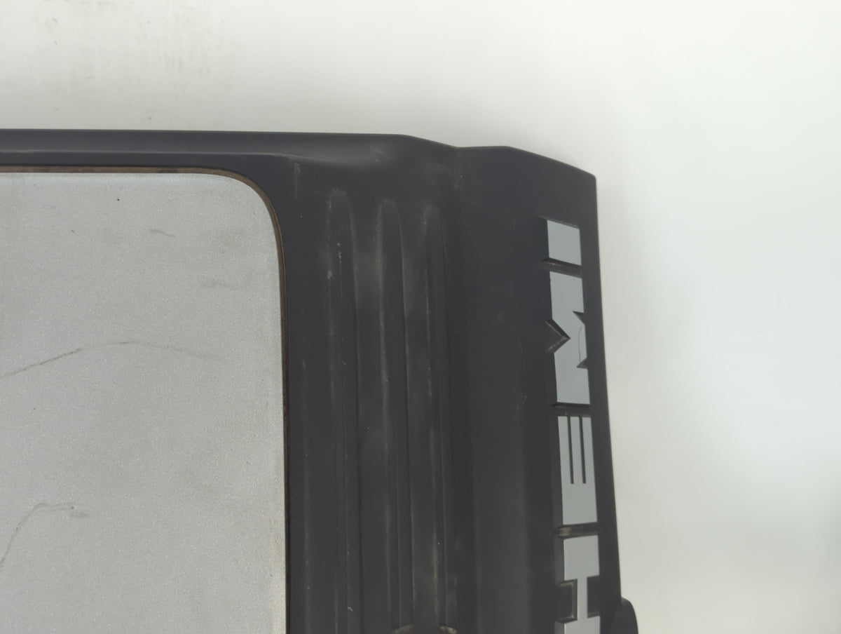 2006 Chrysler 300 Engine Cover - Oemusedautoparts1.com