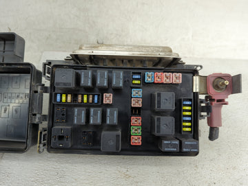 2006-2007 Chrysler 300 Fusebox Fuse Box Panel Relay Module P/N:P04692028AL 16238AC, TNCEH103609188, 04727370AA Fits Fits 2006 2007 OEM Used Auto Parts