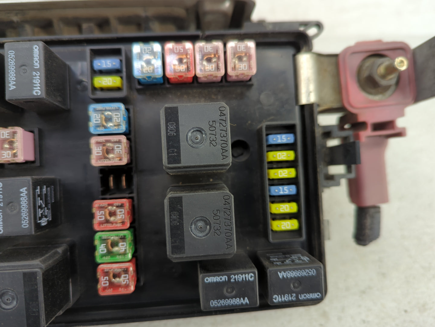 2006-2007 Chrysler 300 Fusebox Fuse Box Panel Relay Module P/N:P04692028AL 16238AC, TNCEH103609188, 04727370AA Fits Fits 200