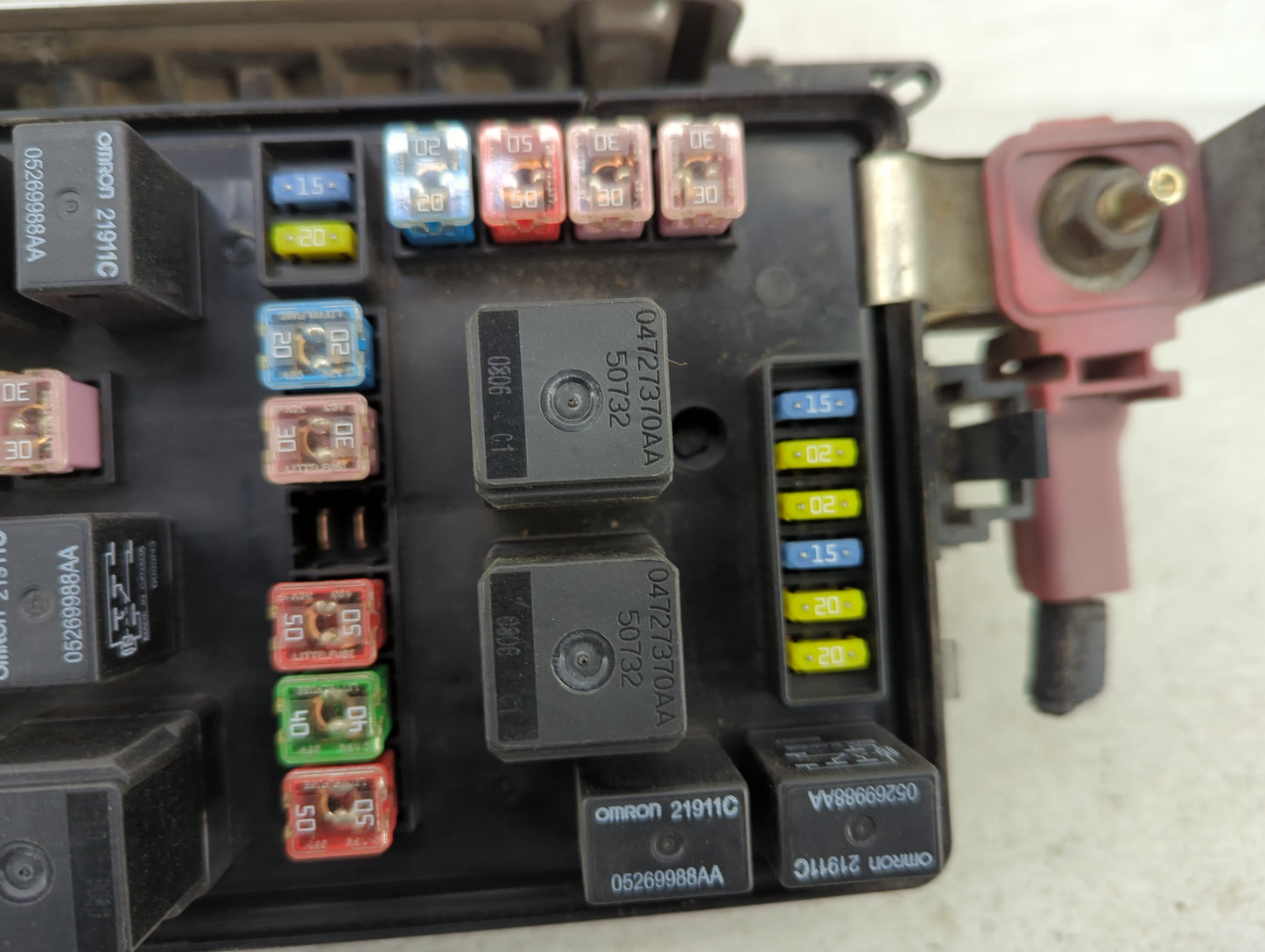 2006-2007 Chrysler 300 Fusebox Fuse Box Panel Relay Module P/N:P04692028AL 16238AC, TNCEH103609188, 04727370AA Fits Fits 200
