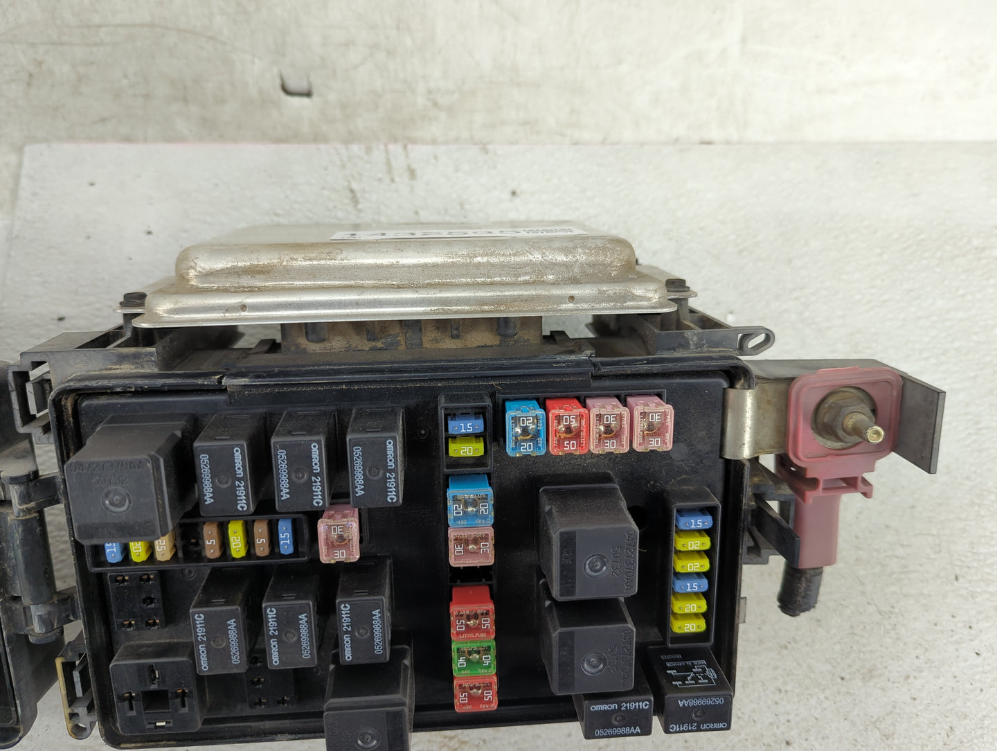 2006-2007 Chrysler 300 Fusebox Fuse Box Panel Relay Module P/N:P04692028AL 16238AC, TNCEH103609188, 04727370AA Fits Fits 200