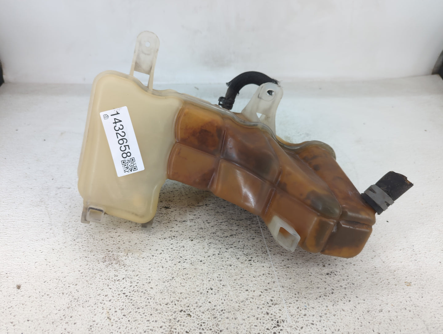 2006-2010 Chrysler 300 Radiator Coolant Overflow Expansion Tank Bottle 1432658 - Oemusedautoparts1.com