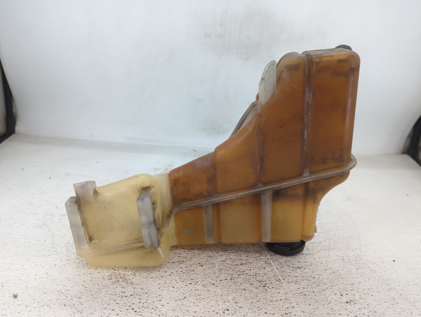 2006-2010 Chrysler 300 Radiator Coolant Overflow Expansion Tank Bottle 1432658 - Oemusedautoparts1.com