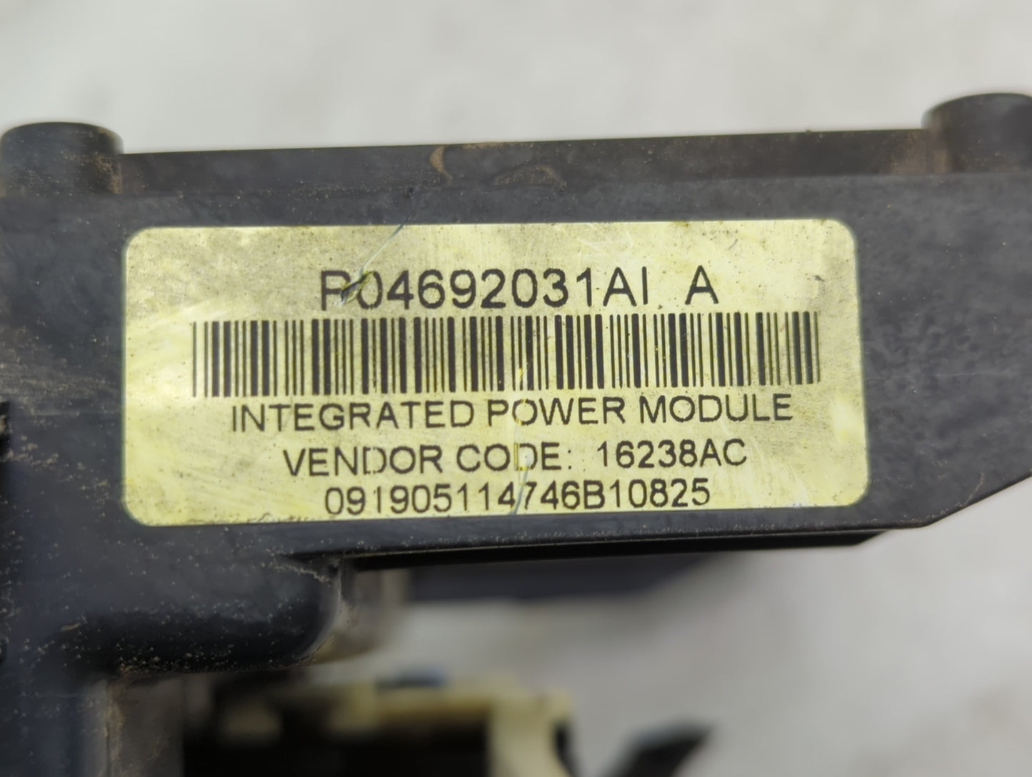 2006-2007 Chrysler 300 Fusebox Fuse Box Panel Relay Module P/N:P04692031AI Fits Fits 2006 2007 OEM Used Auto Parts - Oemused