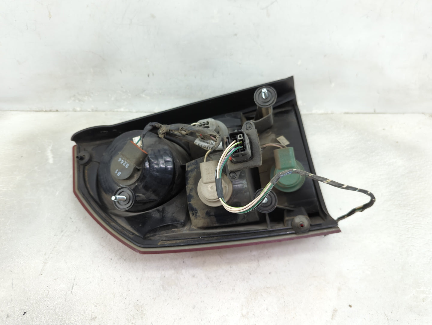 2005-2007 Chrysler 300 Tail Light Assembly Passenger Right OEM P/N:05059164AC Fits Fits 2005 2006 2007 OEM Used Auto Parts -