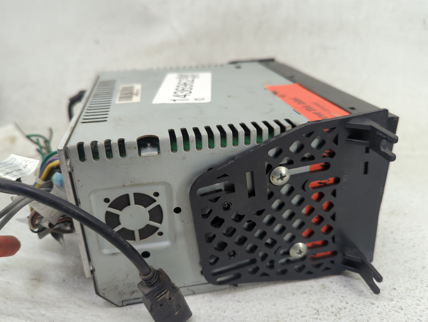 2006 Chrysler 300 Radio AM FM Cd Player Receiver Replacement P/N:BVB9364RC Fits OEM Used Auto Parts - Oemusedautoparts1.com