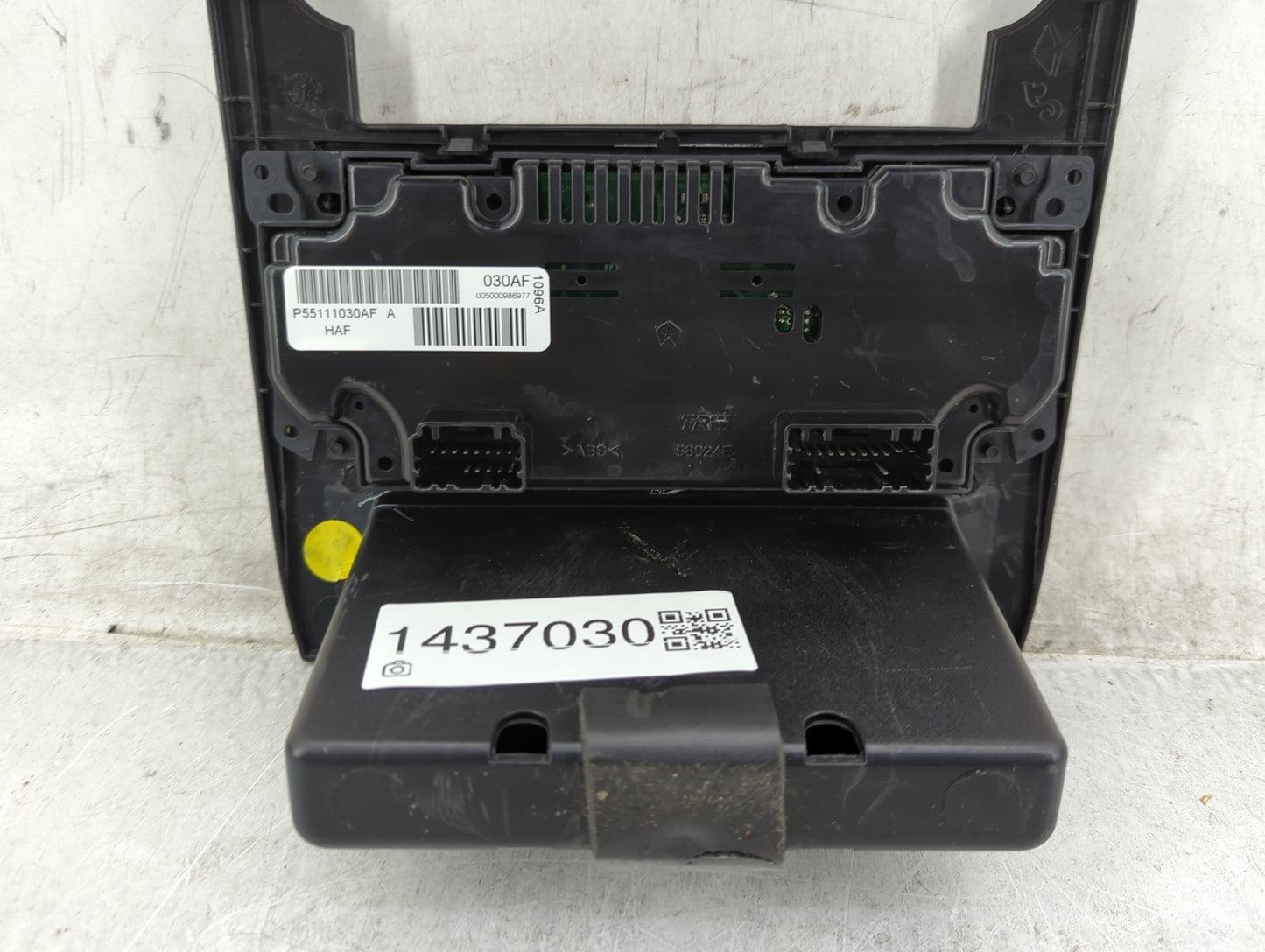 2005-2007 Chrysler 300 Climate Control Module Temperature AC/Heater Replacement P/N:P55111030AF Fits Fits 2005 2006 2007 OEM