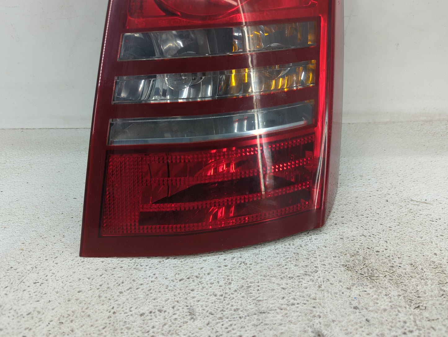 2005-2007 Chrysler 300 Tail Light Assembly Passenger Right OEM P/N:04805852AC Fits Fits 2005 2006 2007 OEM Used Auto Parts -