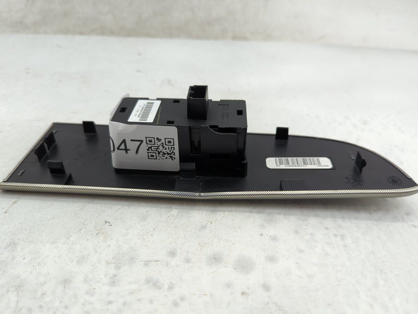 2006-2006 Chrysler 300 Driver Left Door Master Power Window Switch - Oemusedautoparts1.com