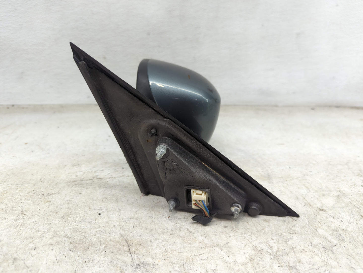 2006 Chrysler 300 Driver Side View Mirror - Left Door Mirror OEM Used - Oemusedautoparts1.com