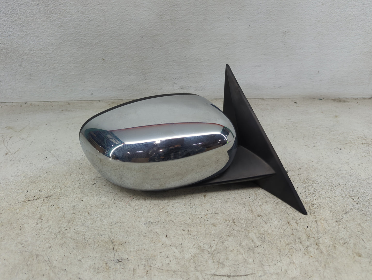 2005-2010 Chrysler 300 Passenger Side View Mirror - Right Door Mirror OEM Used - Oemusedautoparts1.com