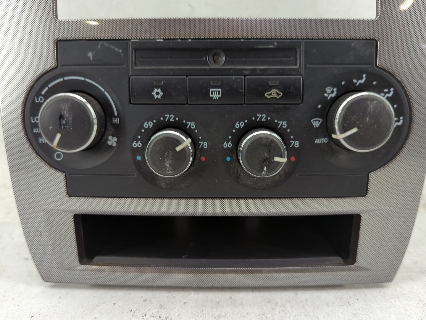 2005-2007 Chrysler 300 Climate Control Module Temperature AC/Heater Replacement P/N:P55111030AB Fits Fits 2005 2006 2007 OEM