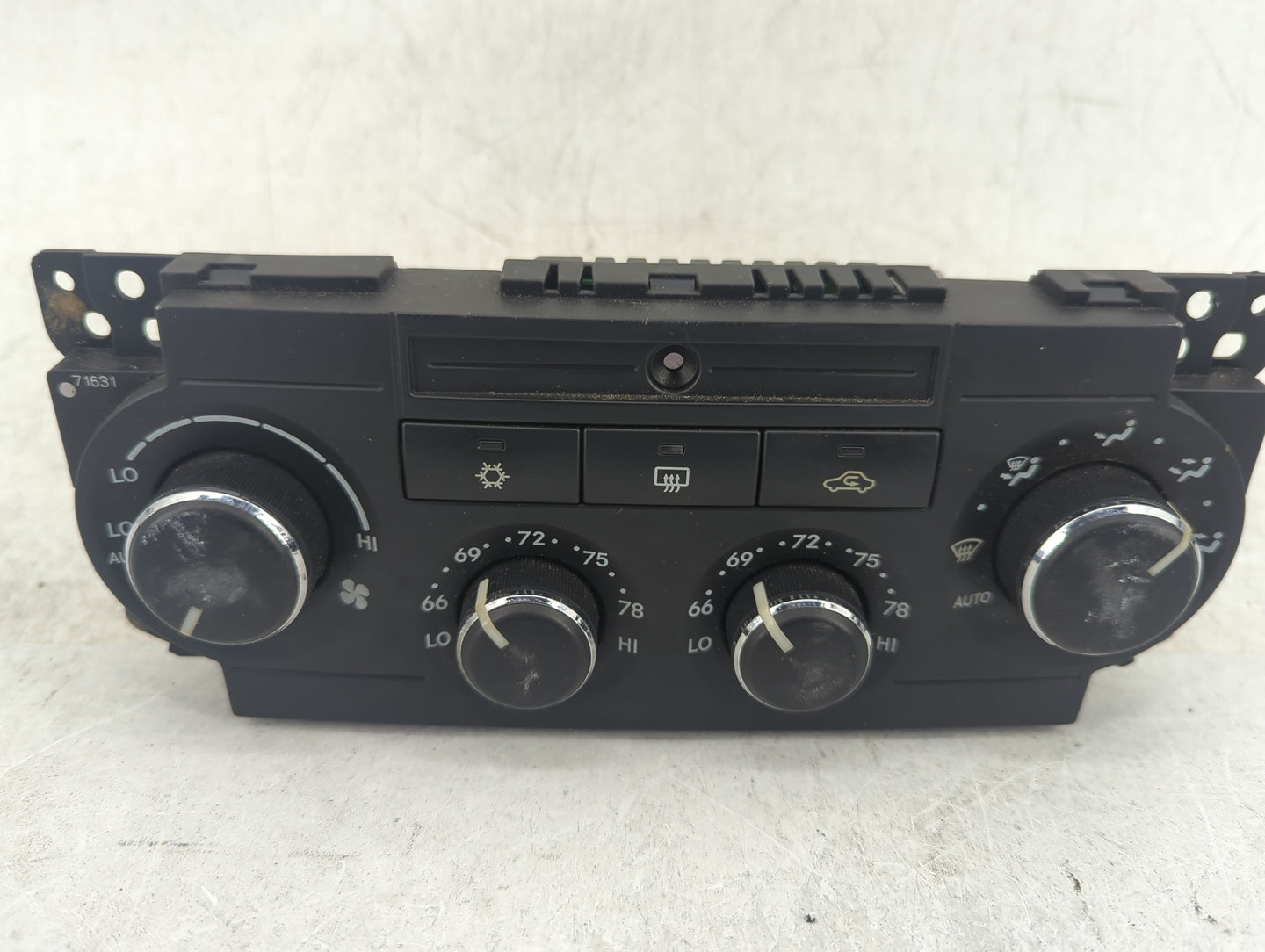 2005-2007 Chrysler 300 Climate Control Module Temperature AC/Heater Replacement P/N:P55111030AG 7H857182 Fits Fits 2005 2006