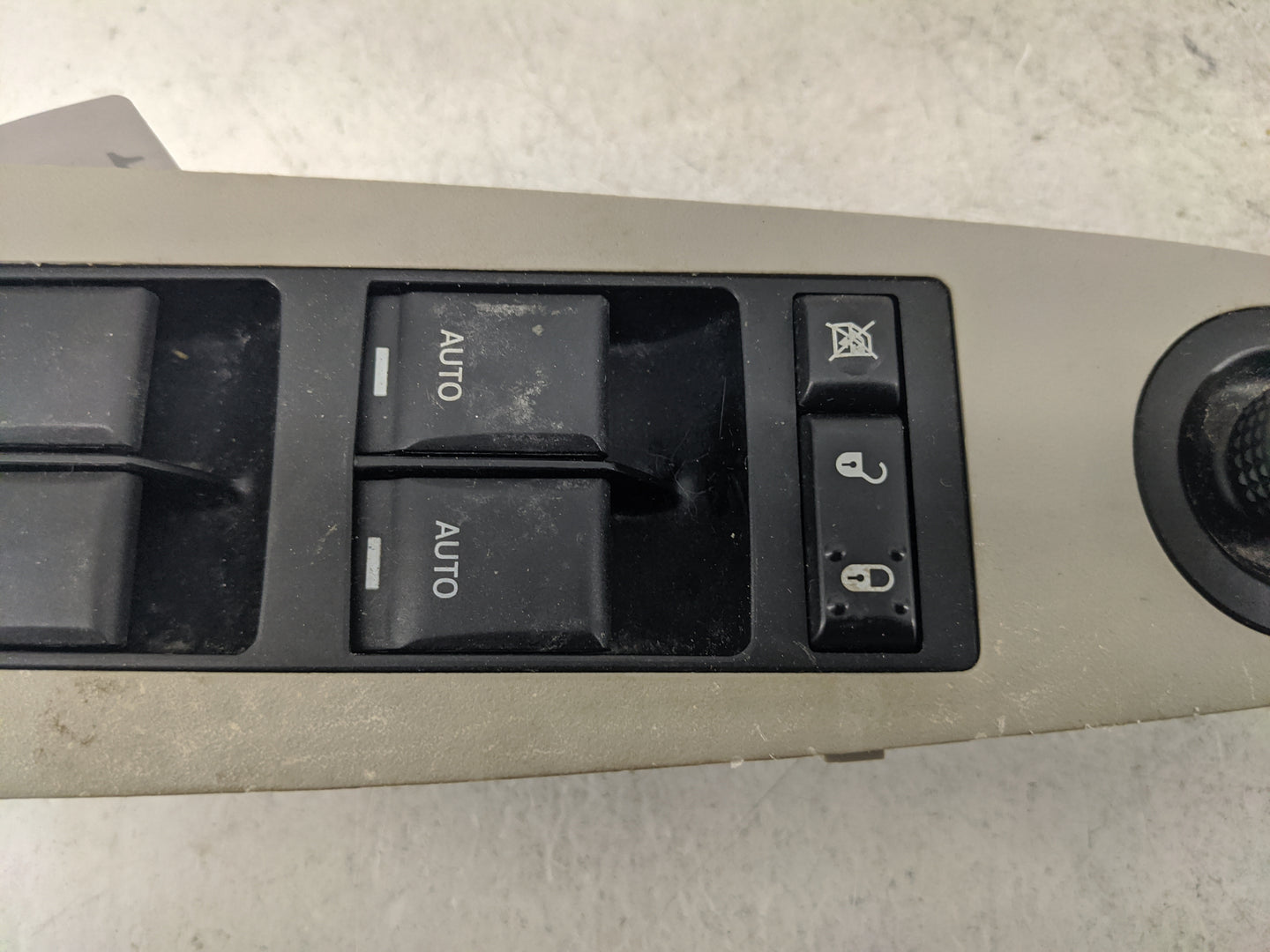 2006-2010 Chrysler 300 Master Power Window Switch Replacement Driver Side Left P/N:04602781AA Fits OEM Used Auto Parts - Oem