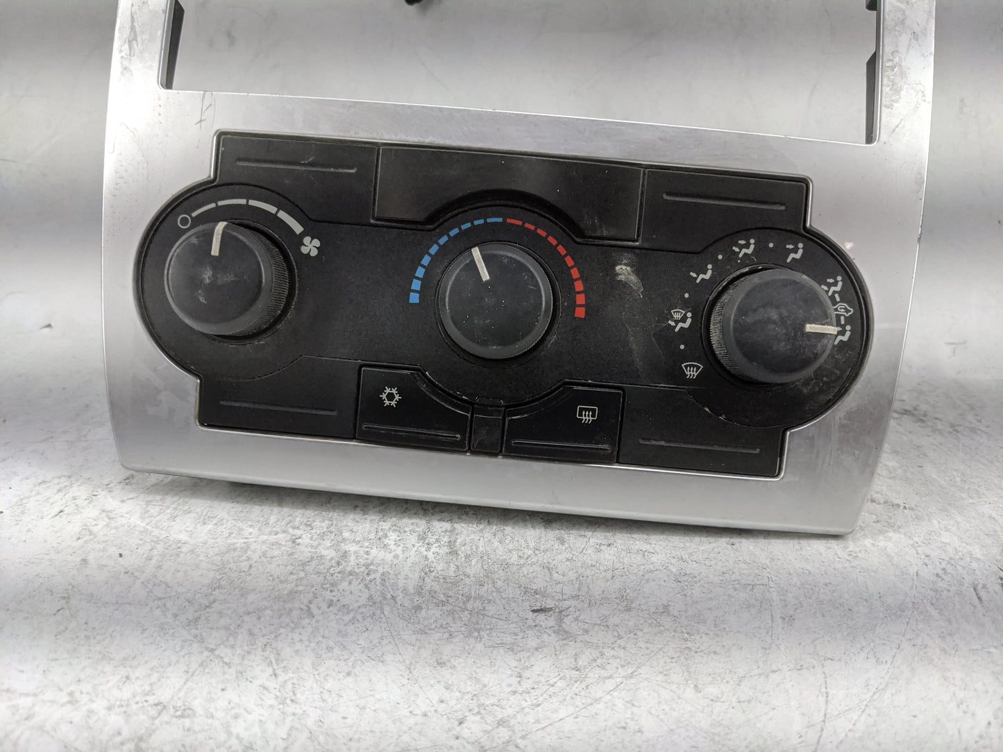 2005-2007 Chrysler 300 Climate Control Module Temperature AC/Heater Replacement P/N:P55111870AI Fits Fits 2005 2006 2007 OEM