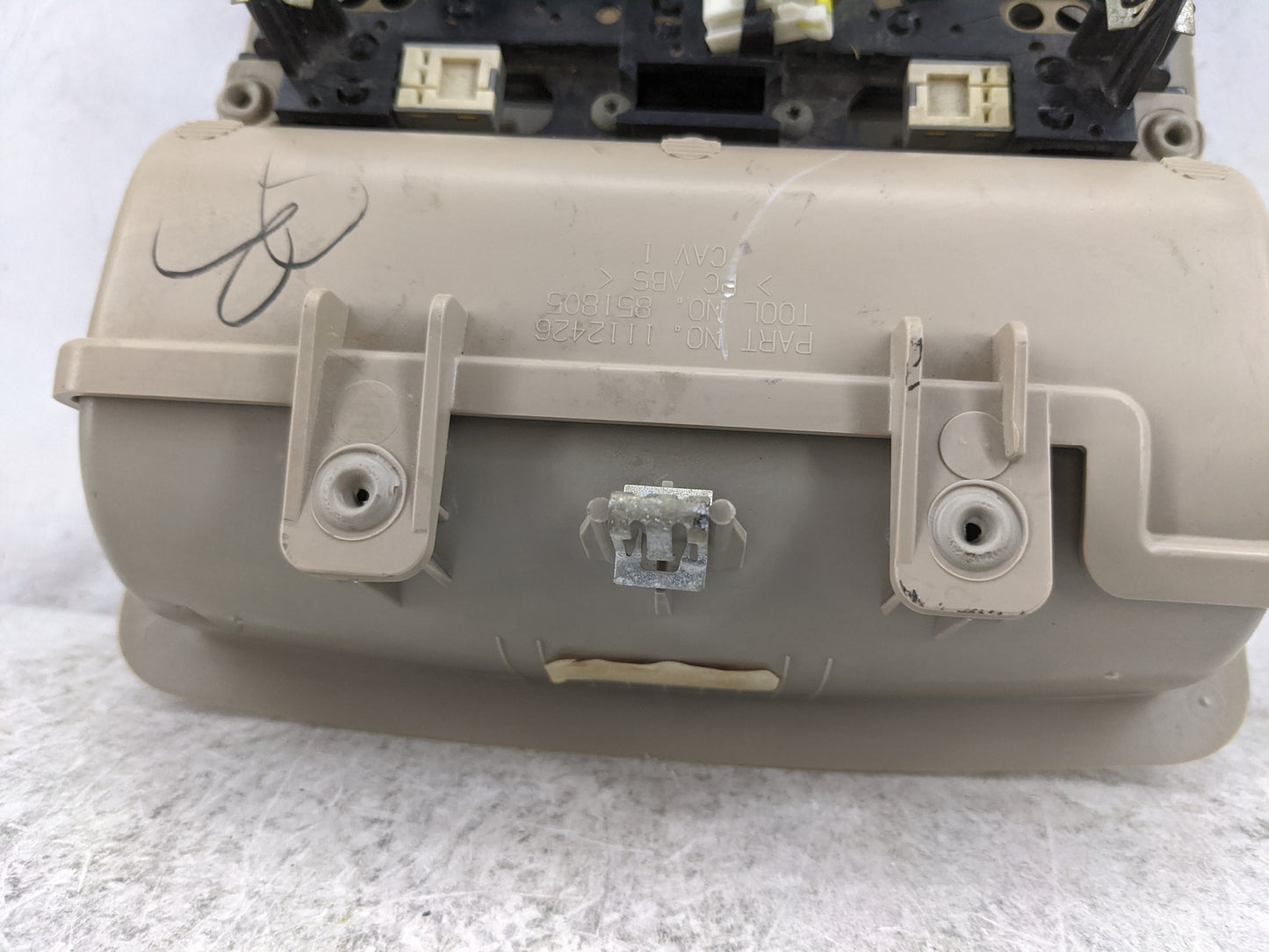 2006 Chrysler 300 Overhead Roof Console Tan - Oemusedautoparts1.com