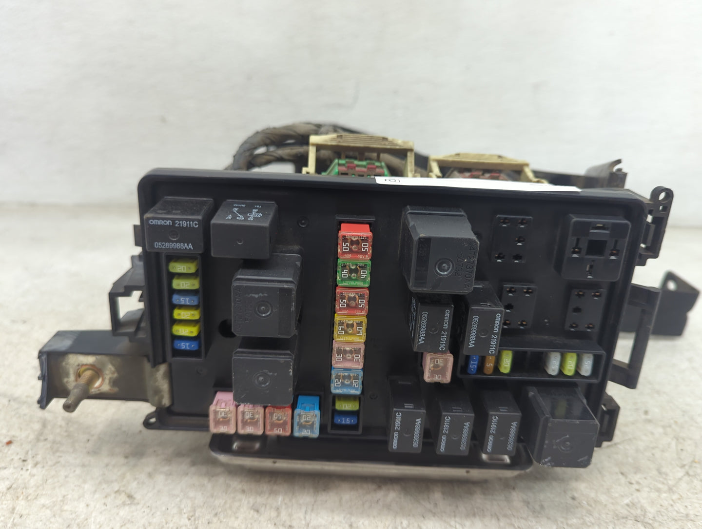 2012-2014 Chrysler 300 Fusebox Fuse Box Panel Relay Module P/N:05269988AA 21911C Fits Fits 2012 2013 2014 OEM Used Auto Part
