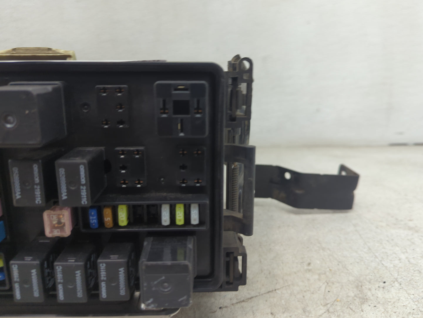2012-2014 Chrysler 300 Fusebox Fuse Box Panel Relay Module P/N:05269988AA 21911C Fits Fits 2012 2013 2014 OEM Used Auto Part