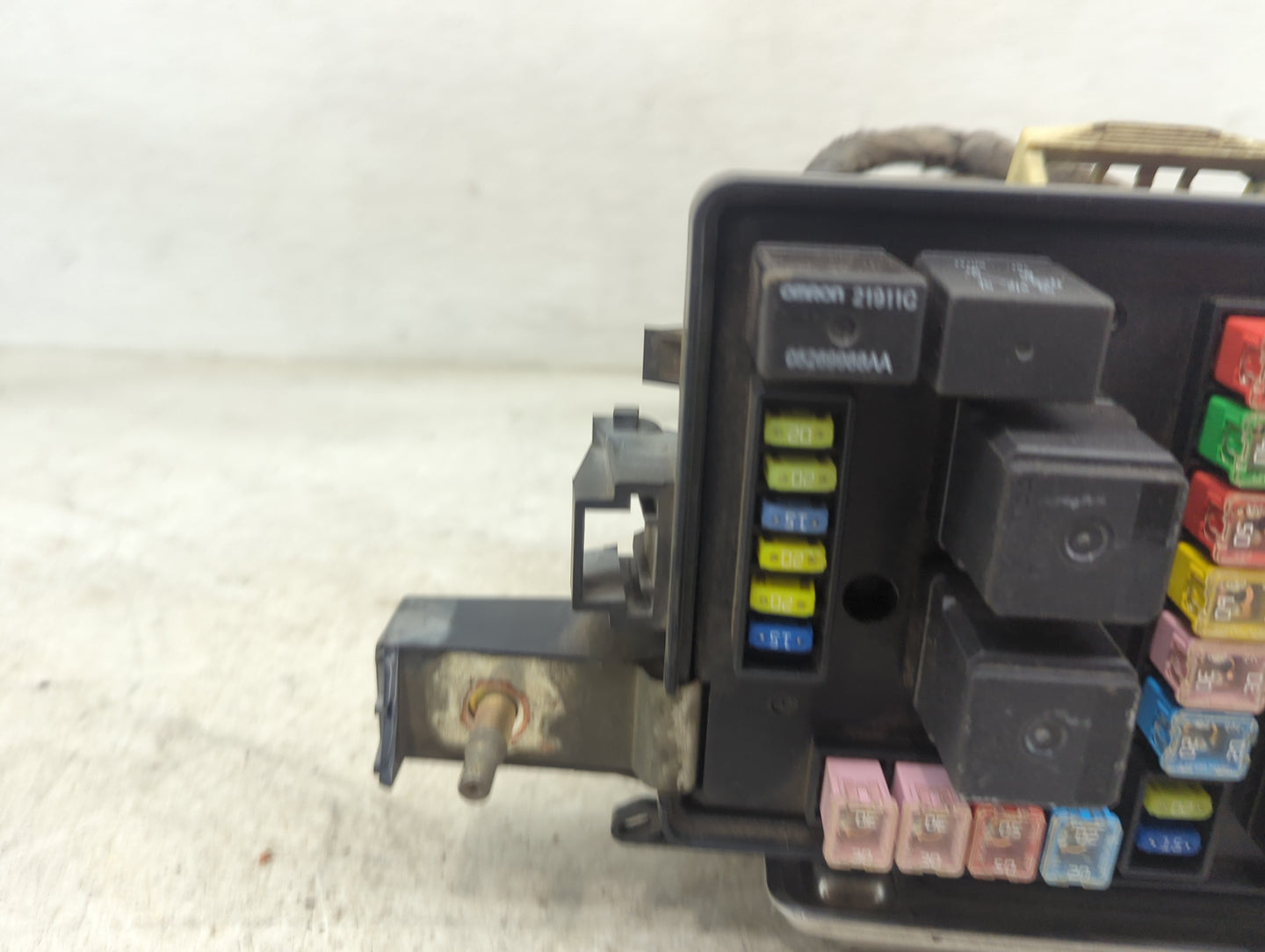 2012-2014 Chrysler 300 Fusebox Fuse Box Panel Relay Module P/N:05269988AA 21911C Fits Fits 2012 2013 2014 OEM Used Auto Part