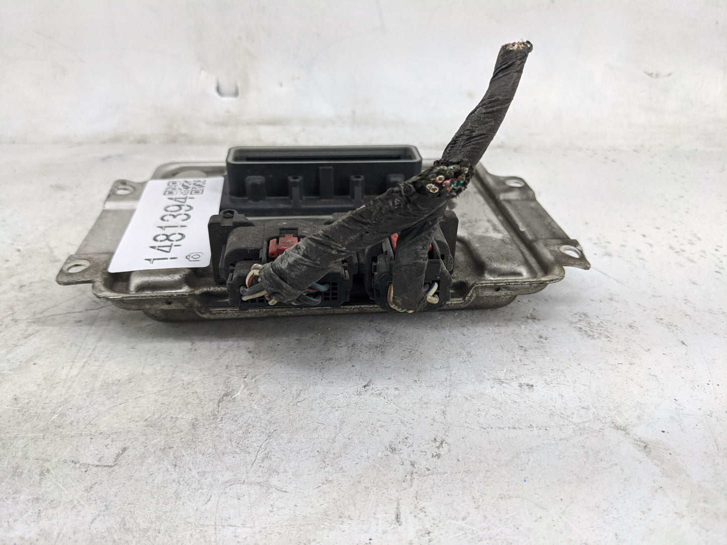 2006-2006 Chrysler 300 Body Control Module Bcm P04692028al - Oemusedautoparts1.com