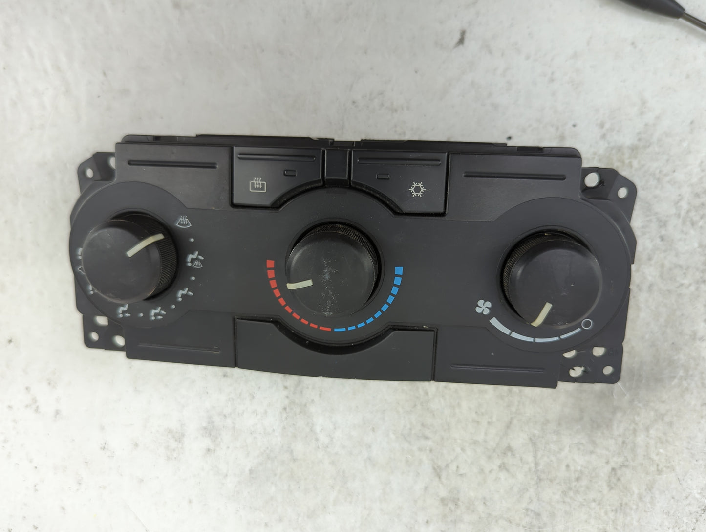 2005-2007 Chrysler 300 Climate Control Module Temperature AC/Heater Replacement P/N:P55111870AH 55111870AH Fits OEM Used Aut