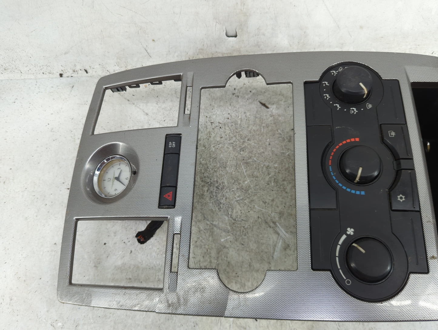 2005-2007 Chrysler 300 Climate Control Module Temperature AC/Heater Replacement P/N:P55111870AJ Fits Fits 2005 2006 2007 OEM