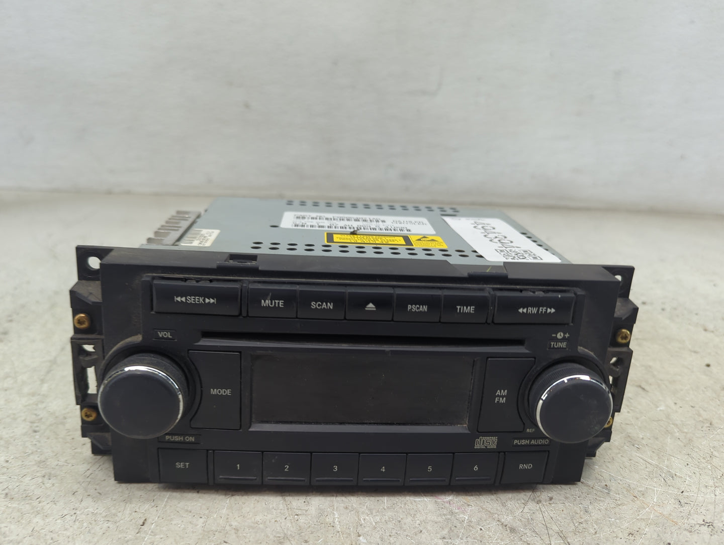 2005-2007 Chrysler 300 Radio AM FM Cd Player Receiver Replacement P/N:P05064071AG Fits Fits 2005 2006 2007 2008 2009 OEM Use