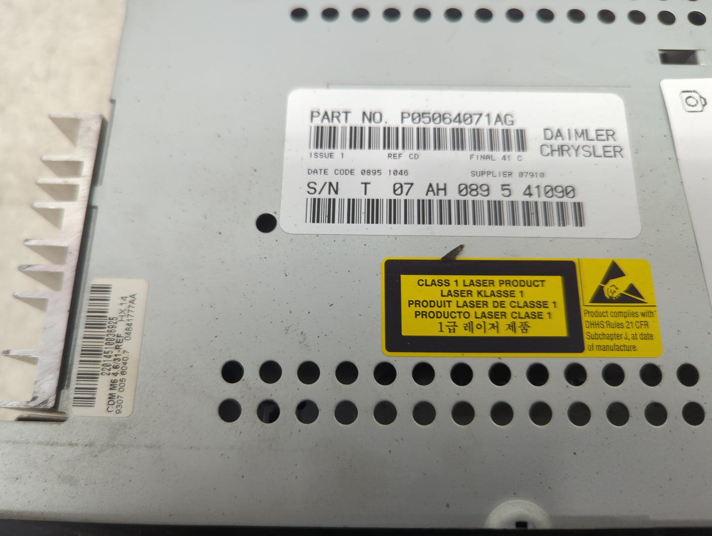2005-2007 Chrysler 300 Radio AM FM Cd Player Receiver Replacement P/N:P05064071AG Fits Fits 2005 2006 2007 2008 2009 OEM Use
