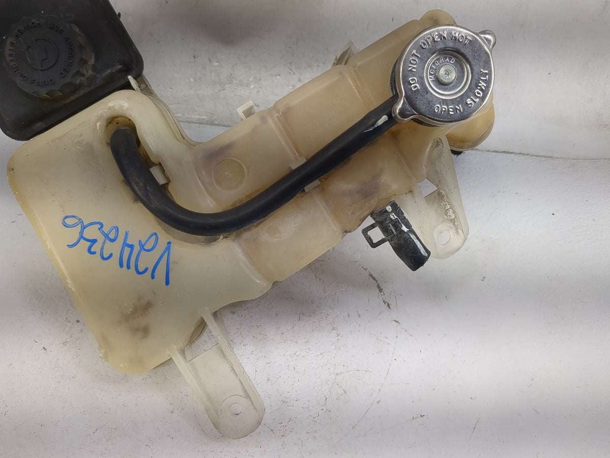 2006-2010 Chrysler 300 Radiator Coolant Overflow Expansion Tank Bottle 1497994 - Oemusedautoparts1.com