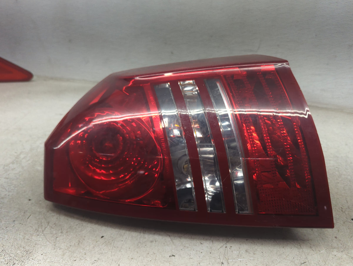 2005-2007 Chrysler 300 Tail Light Assembly Passenger Right OEM P/N:05174837AD Fits Fits 2005 2006 2007 OEM Used Auto Parts -