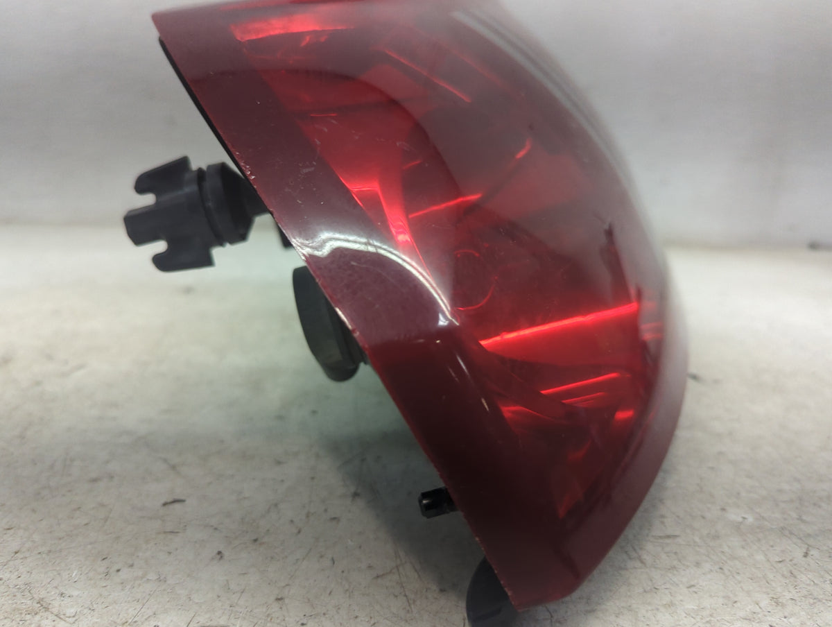 2005-2007 Chrysler 300 Tail Light Assembly Passenger Right OEM P/N:05174837AD Fits Fits 2005 2006 2007 OEM Used Auto Parts -