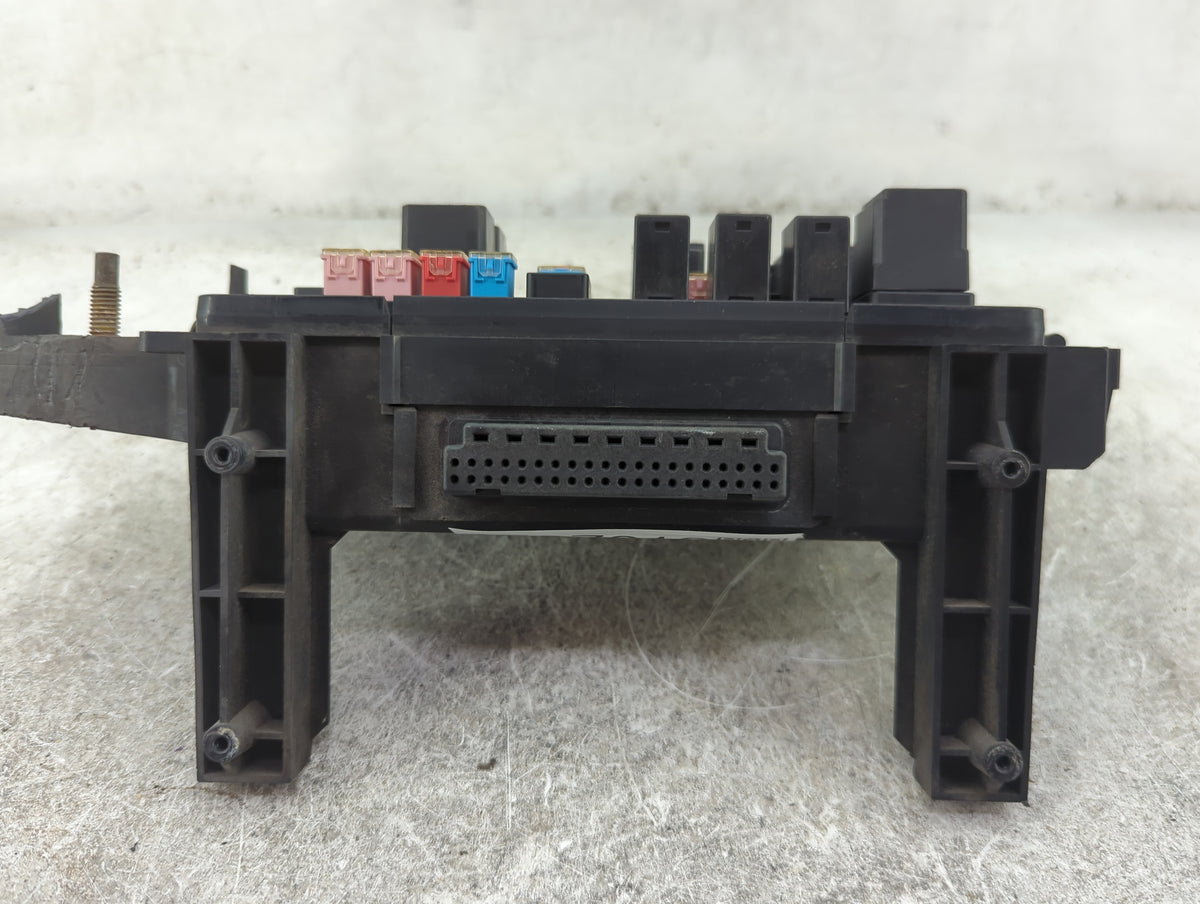 2006 Chrysler 300 Fusebox Fuse Box Relay Module Tipm P04692031aj - Oemusedautoparts1.com
