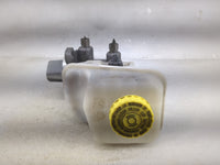 2008-2008 Chrysler 300 Brake Master Cylinder 1512582 - Oemusedautoparts1.com