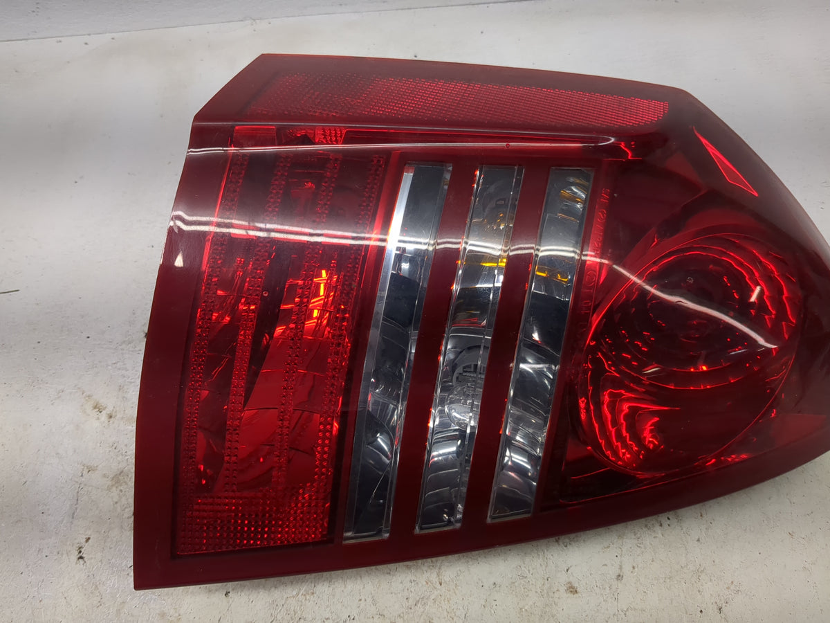 2005-2007 Chrysler 300 Tail Light Assembly Driver Left OEM P/N:05303878AI Fits Fits 2005 2006 2007 OEM Used Auto Parts - Oem