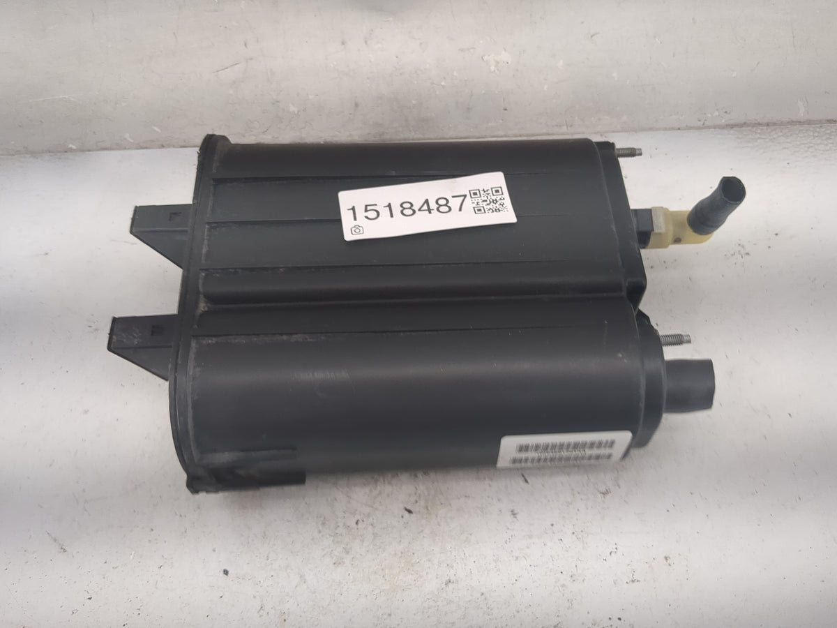 2006 Chrysler 300 Fuel Vapor Charcoal Canister 1518487 - Oemusedautoparts1.com
