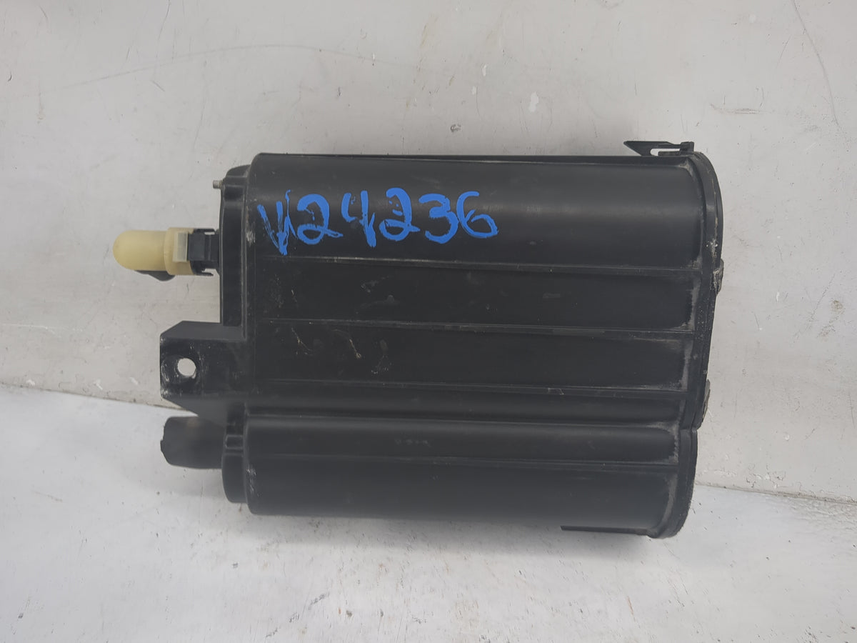 2006 Chrysler 300 Fuel Vapor Charcoal Canister 1518487 - Oemusedautoparts1.com