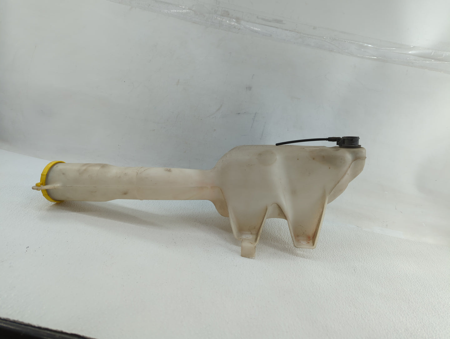 2006-2010 Chrysler 300 Windshield Washer Fluid Reservoir Bottle Oem - Oemusedautoparts1.com