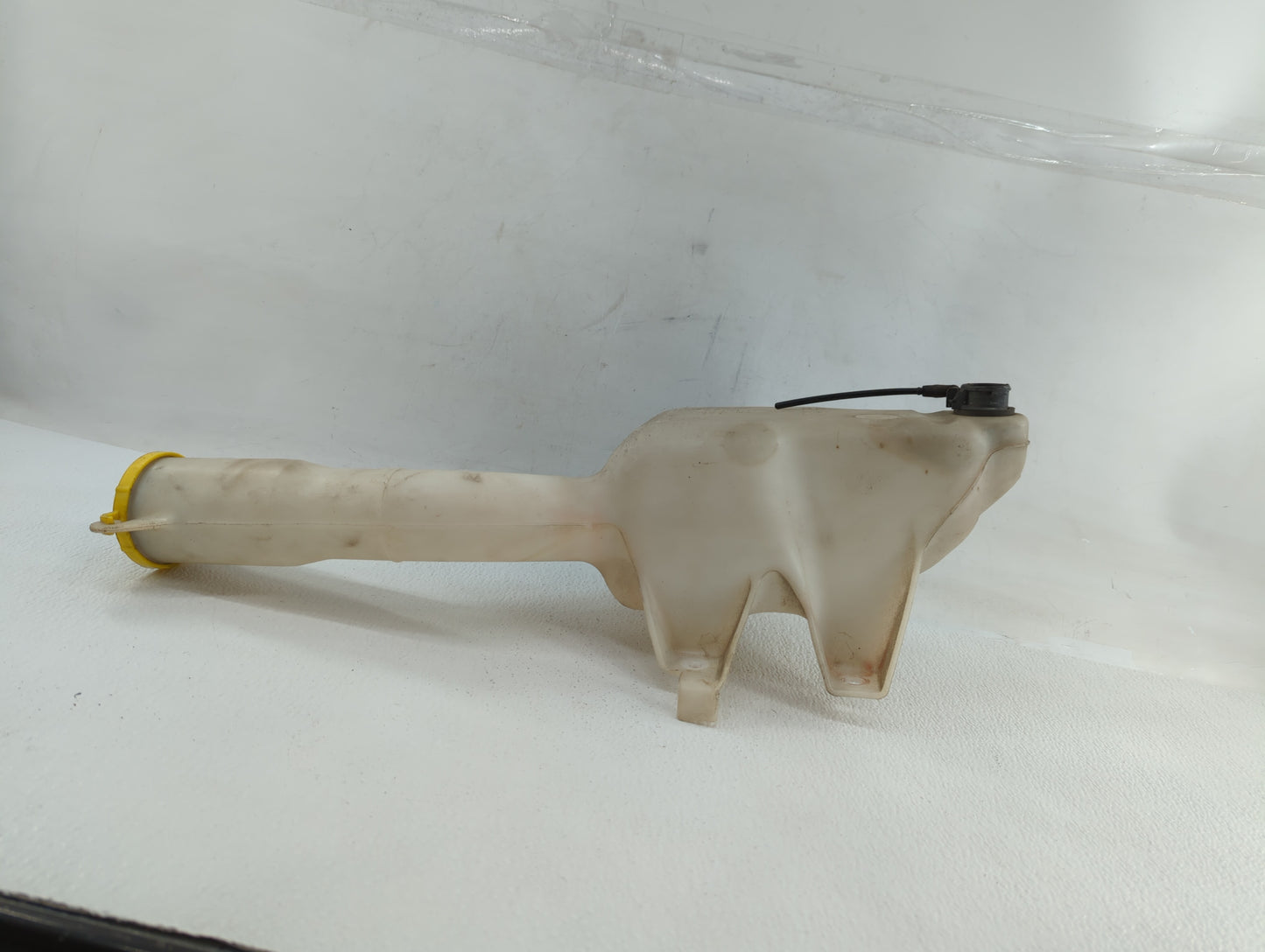 2006-2010 Chrysler 300 Windshield Washer Fluid Reservoir Bottle Oem - Oemusedautoparts1.com