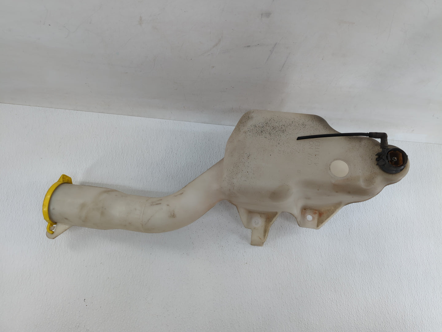 2006-2010 Chrysler 300 Windshield Washer Fluid Reservoir Bottle Oem - Oemusedautoparts1.com