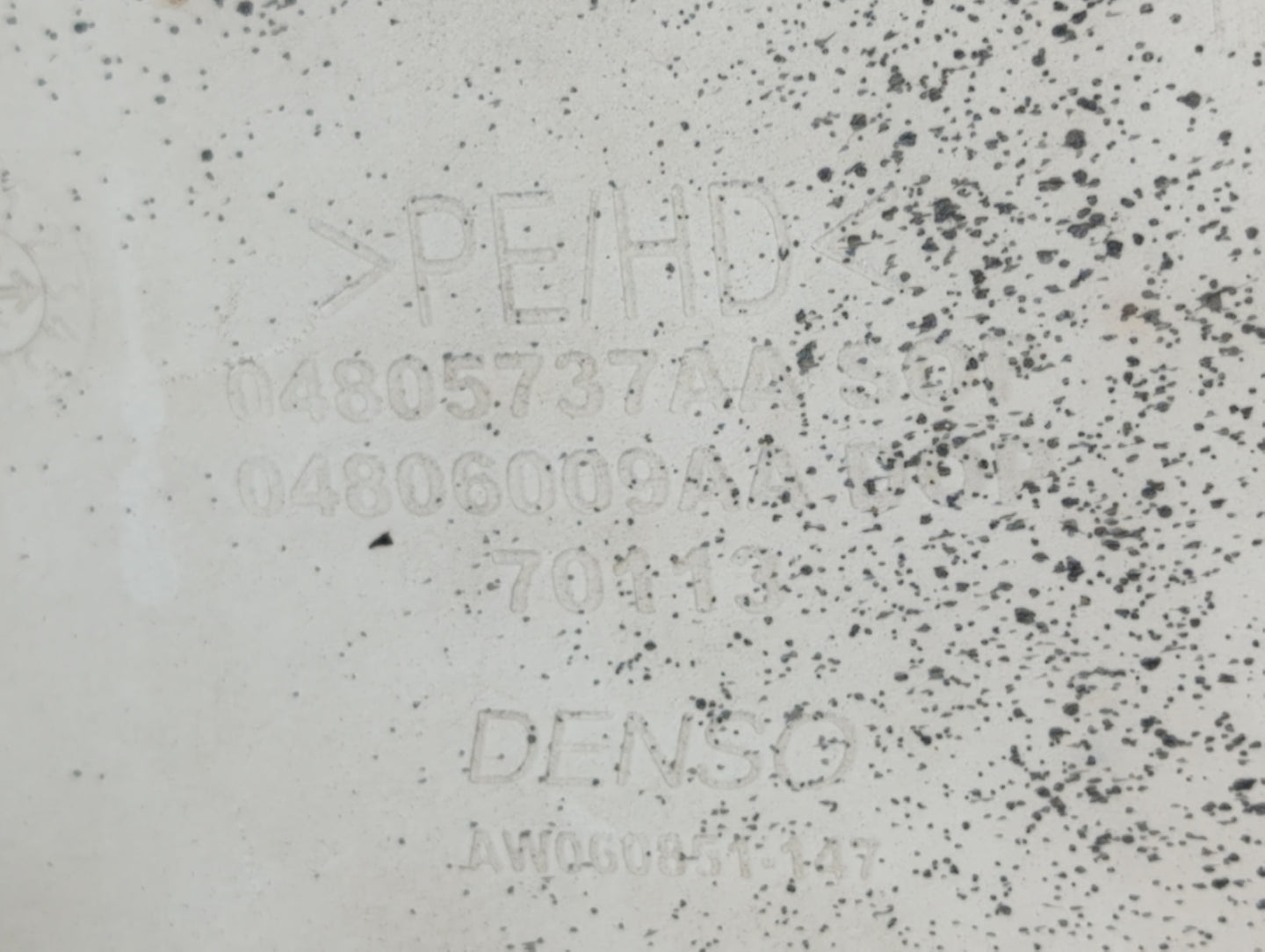 2006-2010 Chrysler 300 Windshield Washer Fluid Reservoir Bottle Oem - Oemusedautoparts1.com