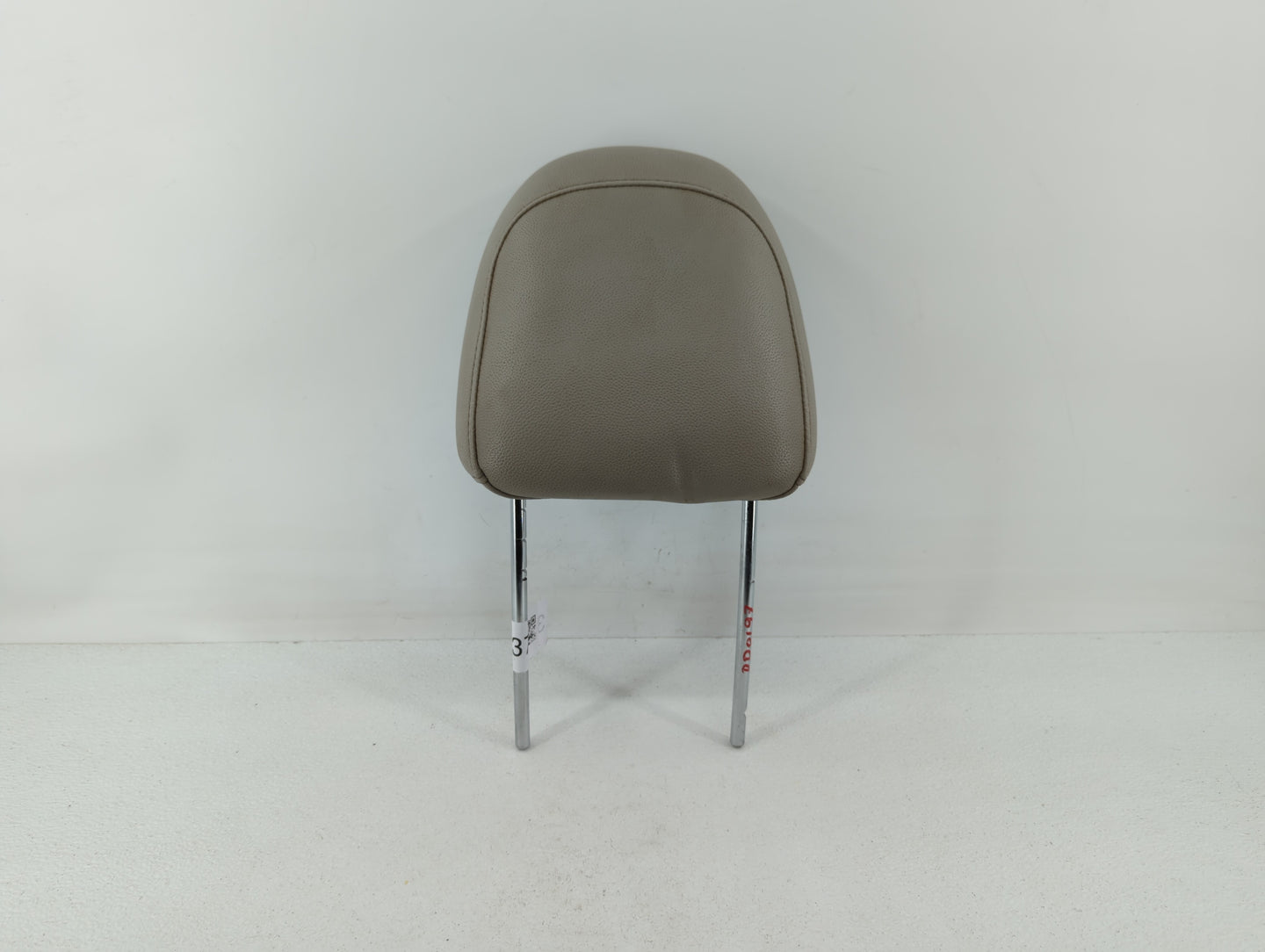 2005-2007 Chrysler 300 Headrest Head Rest Rear Seat Fits Fits 2005 2006 2007 OEM Used Auto Parts - Oemusedautoparts1.com